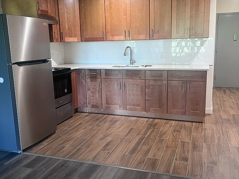 409 Warburton Ave #3C — Photo 4