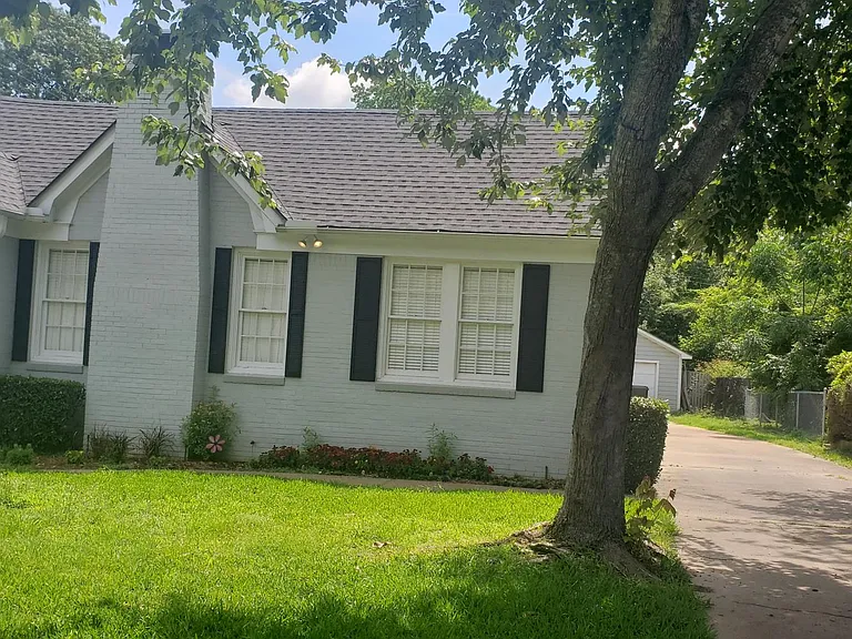 1820 Jarrel Ave — Photo 3