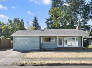 11908 NE Knott St, Portland, OR 97220