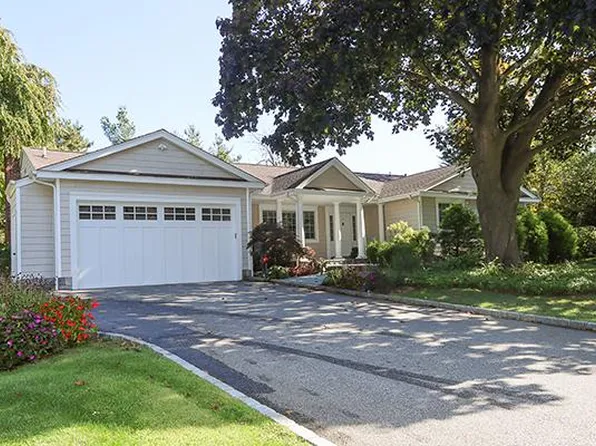 3 Pinewood Rd, Roslyn, NY 11576