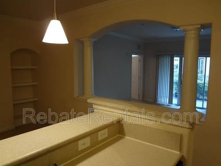 8290 Gate Pkwy #403 — Photo 4