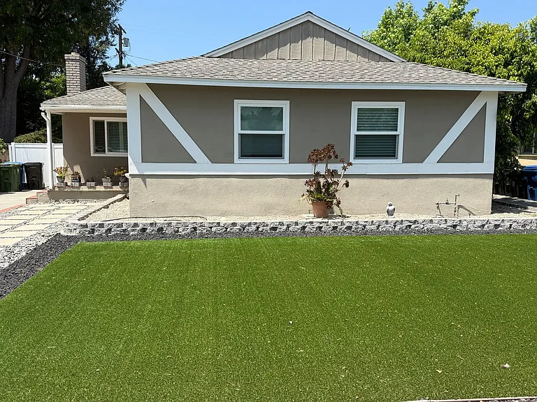 6059 Bluebell Ave — Photo 2