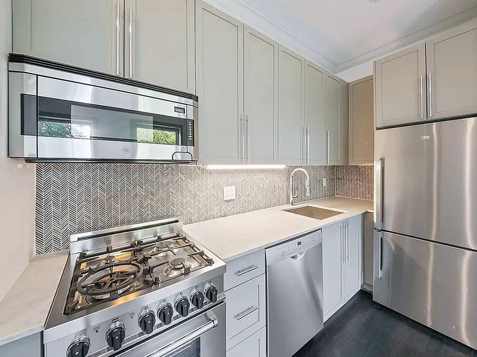 1st image of 109 Greene Ave APT 1E
