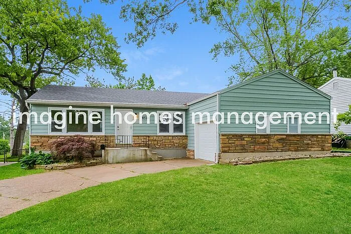 8526 General Grant Ln — Photo 1