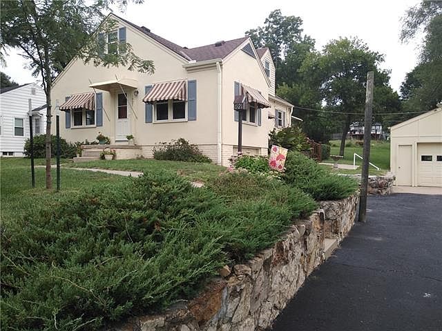 1st image of 1921 S 39th St