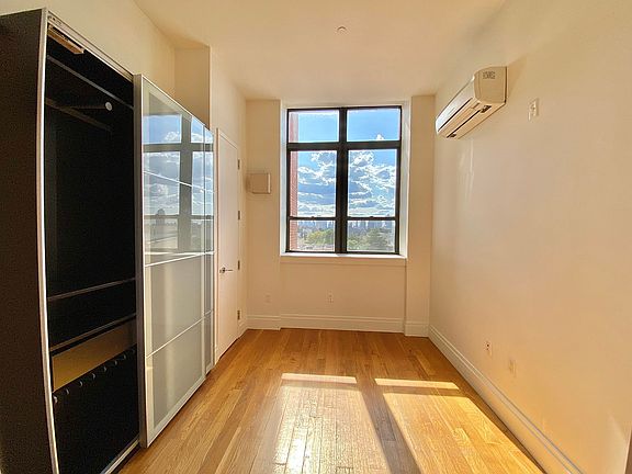 5th image of 2 N Henry St #2D
