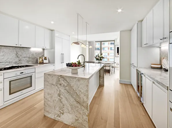 212 West 72nd Street image 4 of 16