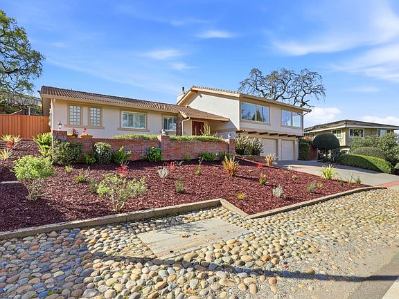 2nd image of 15990 Jackson Oaks Dr