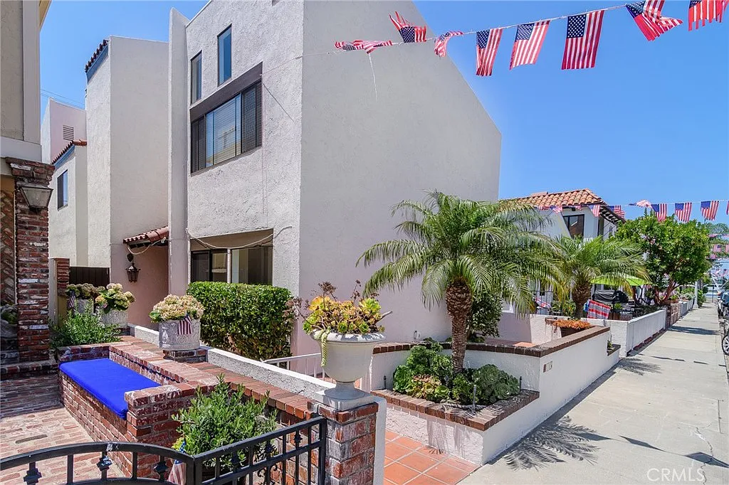 3 bed, 1850 sqft, $8,400 — Photo 2