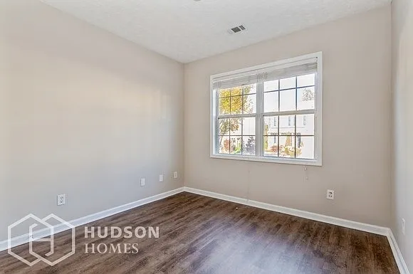 1060 Clairidge Ln — Photo 9
