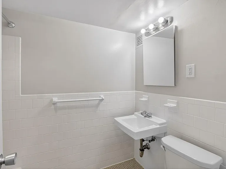 Berkeley House — Photo 25