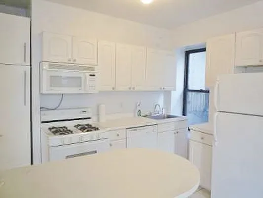 Rented by Julianna Realty Corp | media 23