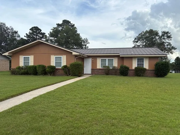 2200 Glen Haven Dr, Dothan, AL 36301