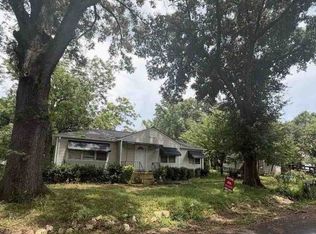 607 Ledford St, Weaver, AL 36277