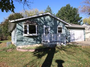 48 Westview Dr, Milford, IA 51351