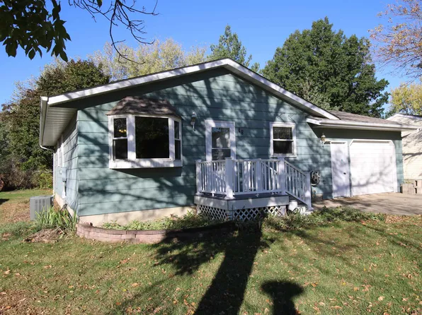 48 Westview Dr, Milford, IA 51351