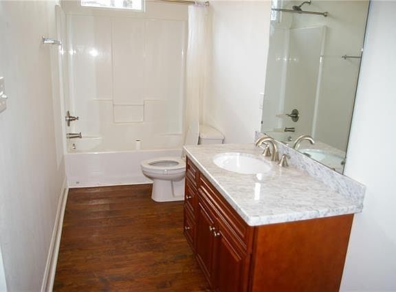 4th image of 411 S Chestnut St #B