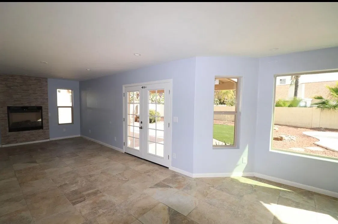 4 bed, 2.5 bath, 2490 sqft, $2,850 — Photo 3