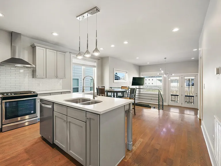 523B Weakley Ave — Photo 2
