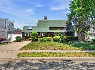 61 Elbow Lane, Levittown, NY 11756
