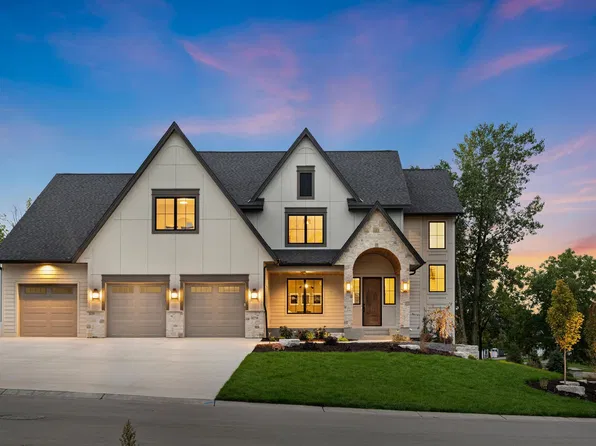 18758 Jarosite Ct, Lakeville, MN 55044