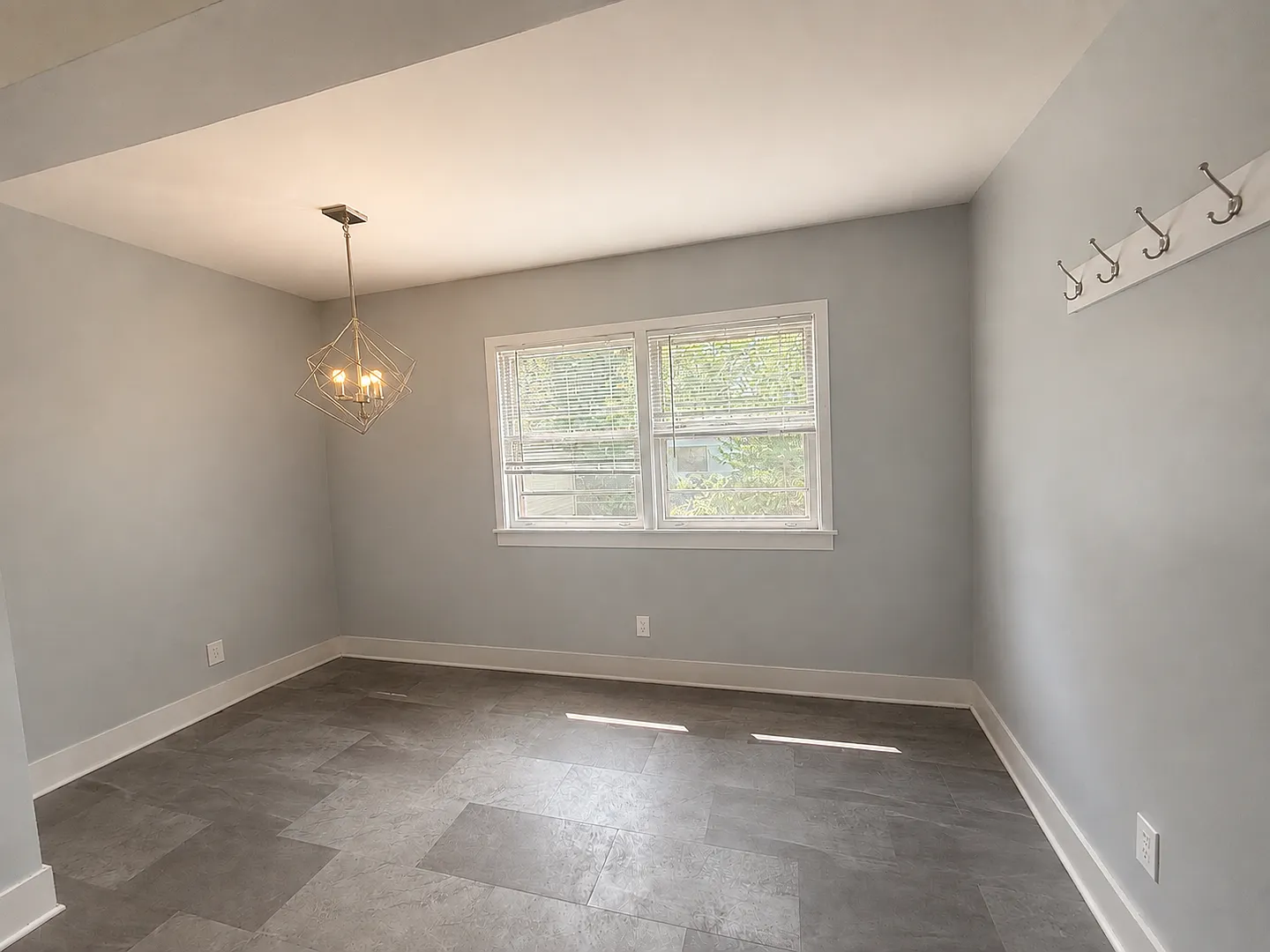 4 Bed | 2.5 Bath | Forest Hills Area | End of Cul-de-Sac — Photo 3