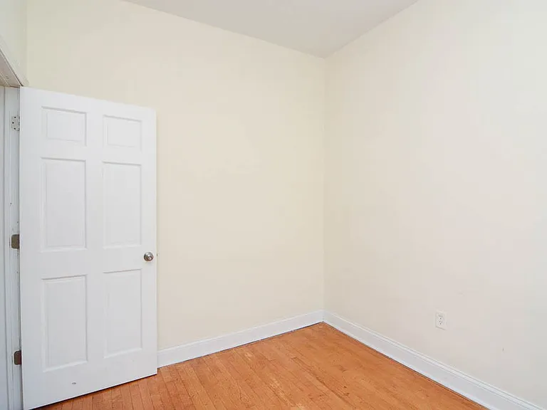 2347 W 24th Pl #R4 — Photo 15