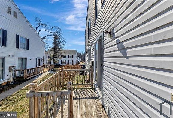 5th image of 51 Fox Run Ct