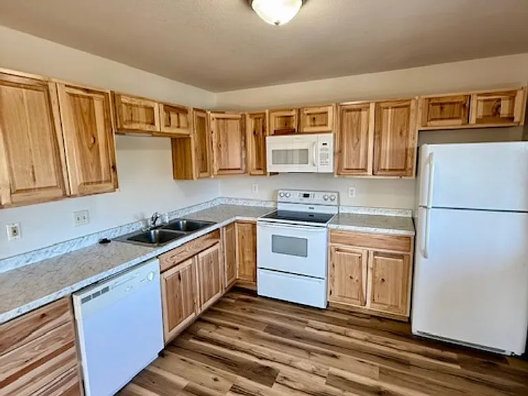 201 Quinella St #3 — Photo 1