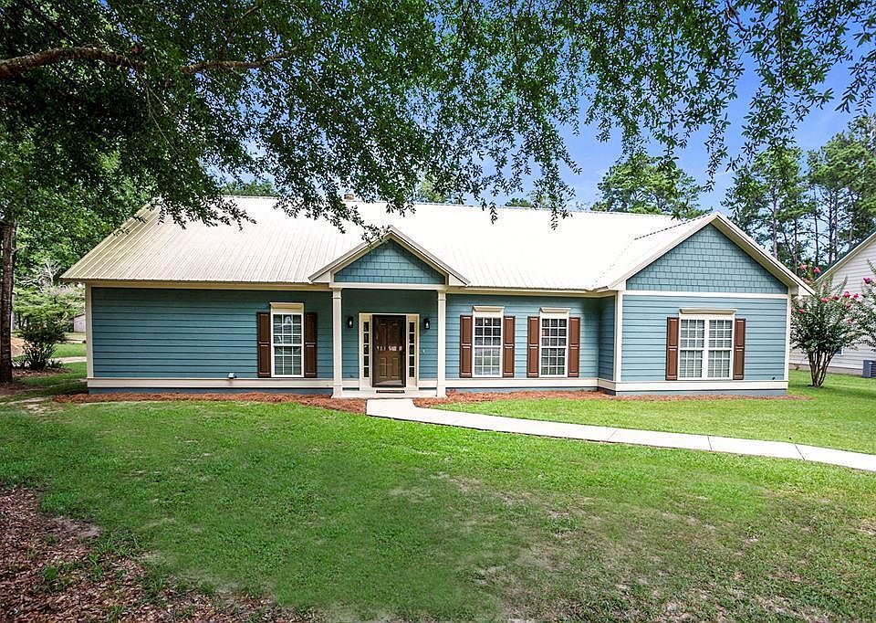 1st image of 30 Lakepoint Dr