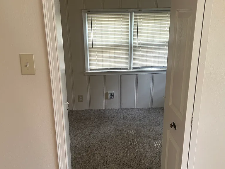 800 Berry Rd — Photo 4