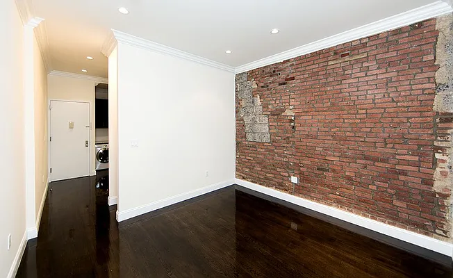 Rented by Icon Realty Management | media 2