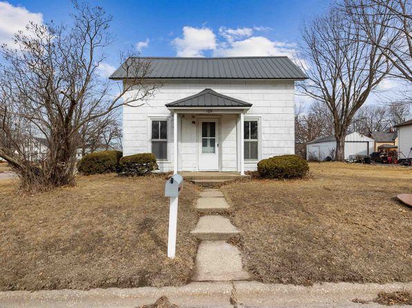 109 Seeley St, Manchester, IA 52057