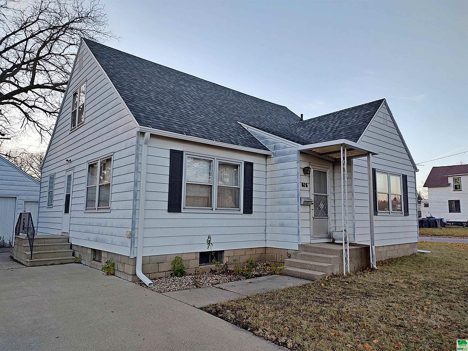 1st image of 616 Russell St