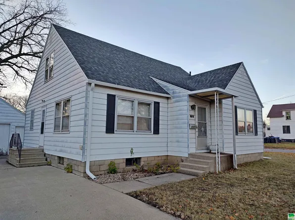 616 Russell St, Storm Lake, IA 50588