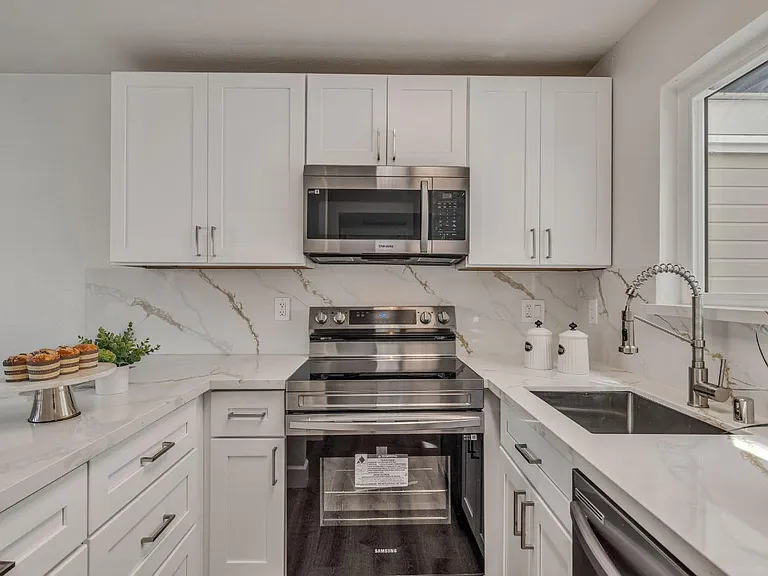 948 Wyandotte Ave #950 — Photo 12