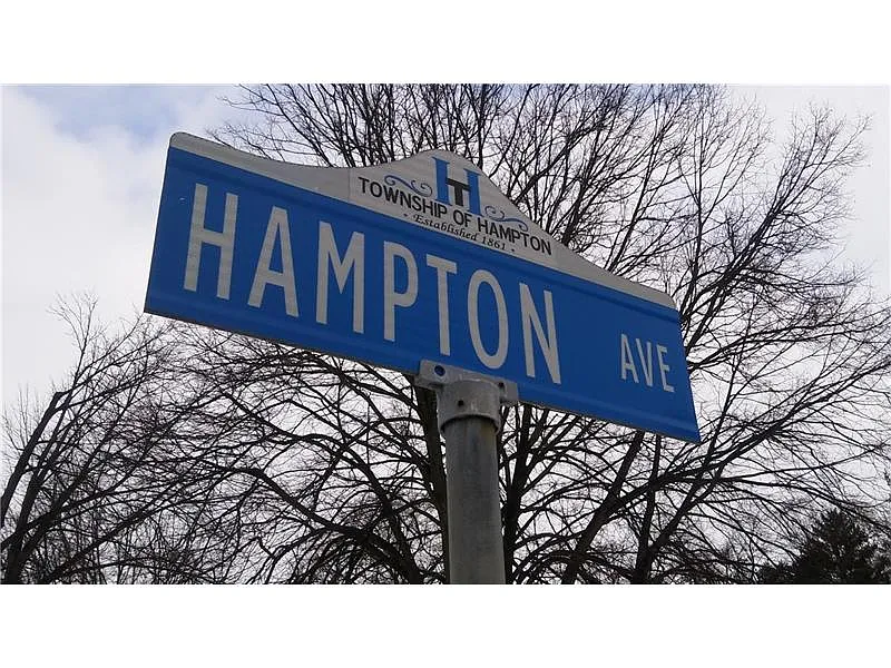 2430 Hampton Ave photo 1
