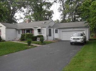 3 Rowley Rd, Poughkeepsie, NY 12601