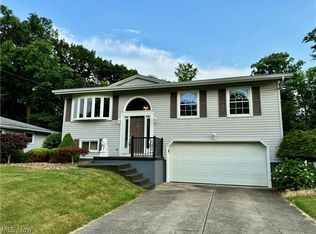 4699 Warwick Dr S, Canfield, OH