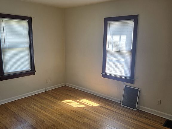 2nd image of 2528 Lincoln St