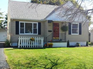 1907 14th St SW, Akron, OH 44314