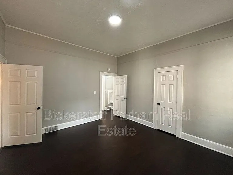 1261 Cedar Ave — Photo 11