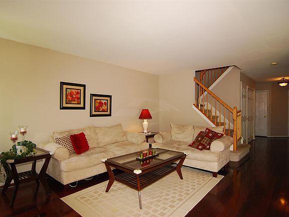 3rd image of 402 Digaetano Ter #402