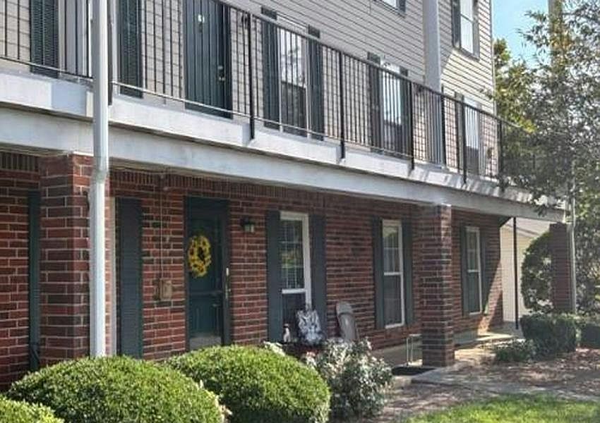 2nd image of 900 Mountain Creek Rd APT 1