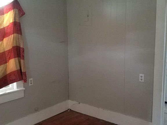 4th image of 412 Edwards St