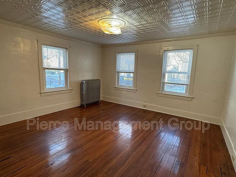 3 bed, 1.0 bath, $2,050 — Photo 3