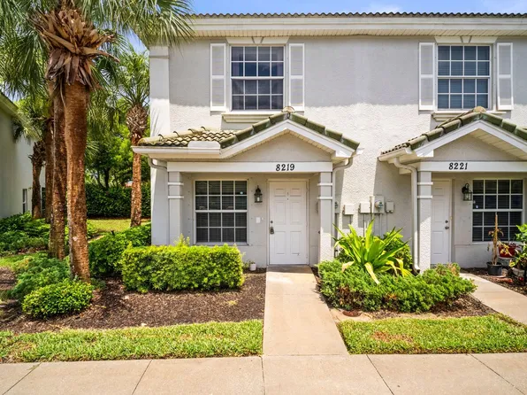8219 Pacific Beach Dr, Fort Myers, FL 33966