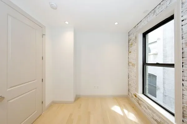Rented by Voro New York | media 6