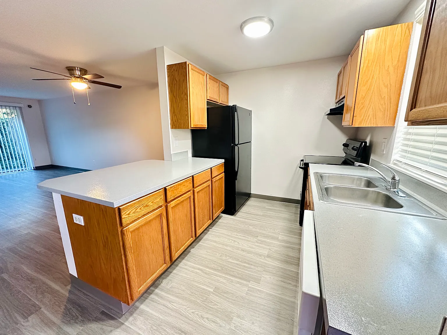 Village Glen Apartments — Photo 4