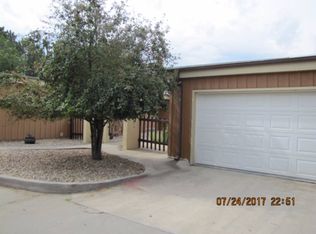 12 Fountain Plaza Rd, Newcastle, WY 82701